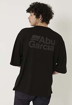 ABU GARCIA リフレクションロゴ ドライ Tシャツ（M / BLACK）