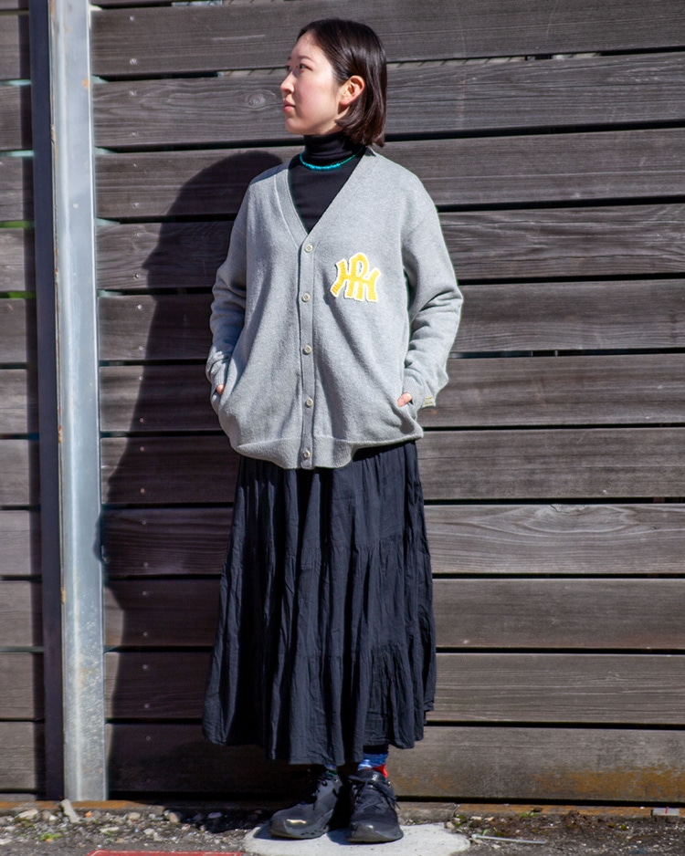 ループヤーン スプリングニットロゴカーディガン