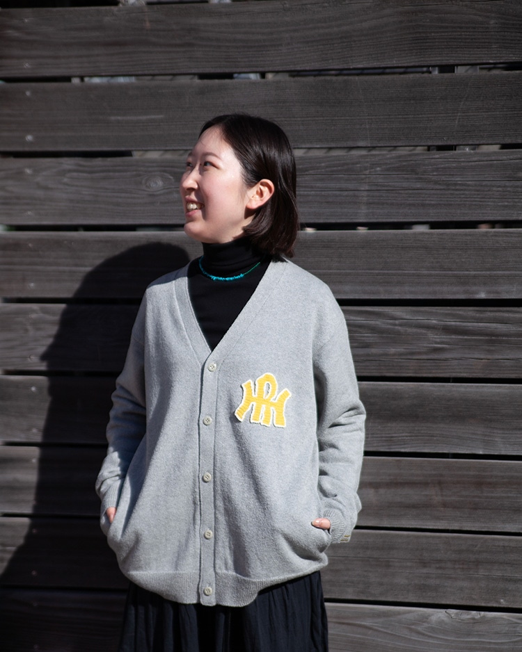 ループヤーン スプリングニットロゴカーディガン
