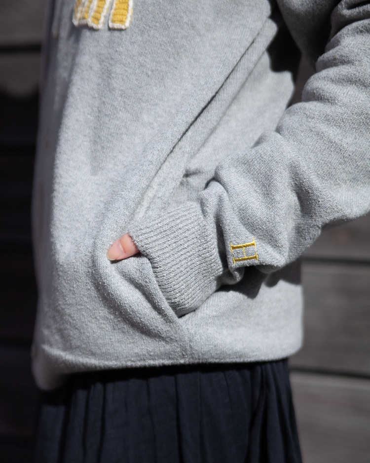 ループヤーン スプリングニットロゴカーディガン