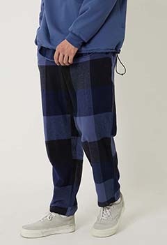 ブラッシュド インディゴ ブロックチェック ストリングパンツ