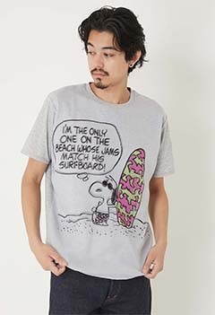 TRIPPY ART /SNOOPY ON THE BEACH Tシャツ
