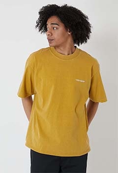 T-shirt brodé 7,5 oz teint en pièce, double chaîne