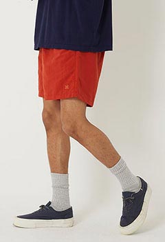H embroidered legs-free nylon shorts