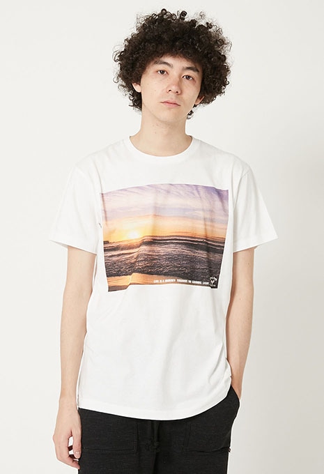 VIEW OF BEACH ショートスリーブTシャツ