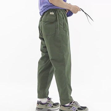 Pantalon juste longueur qui peut être porté confortablement même en plein HOLLYWOOD RANCH MARKET