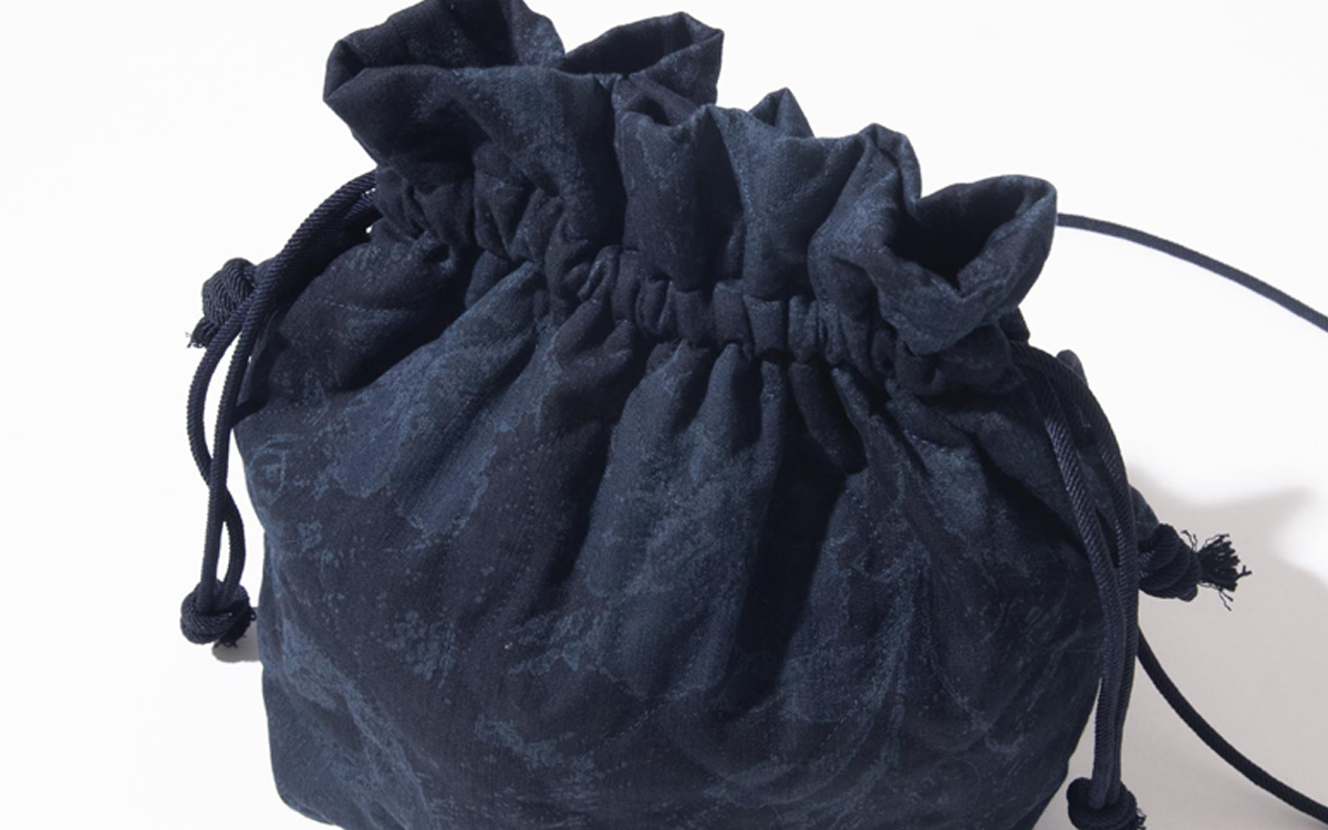 インディゴナイロンサテンツジガハナ キンチャクバッグ