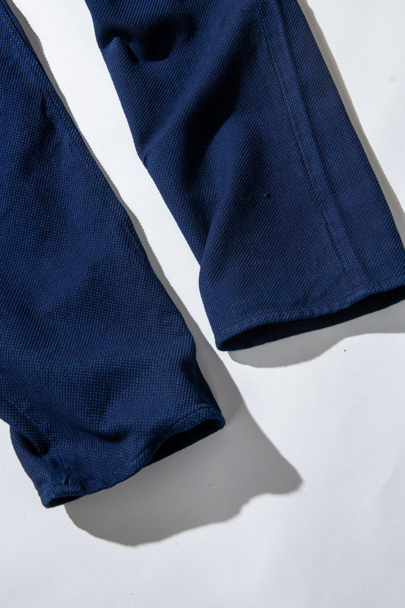 ホンアイ ニジュウオリサシコ ジーンズ