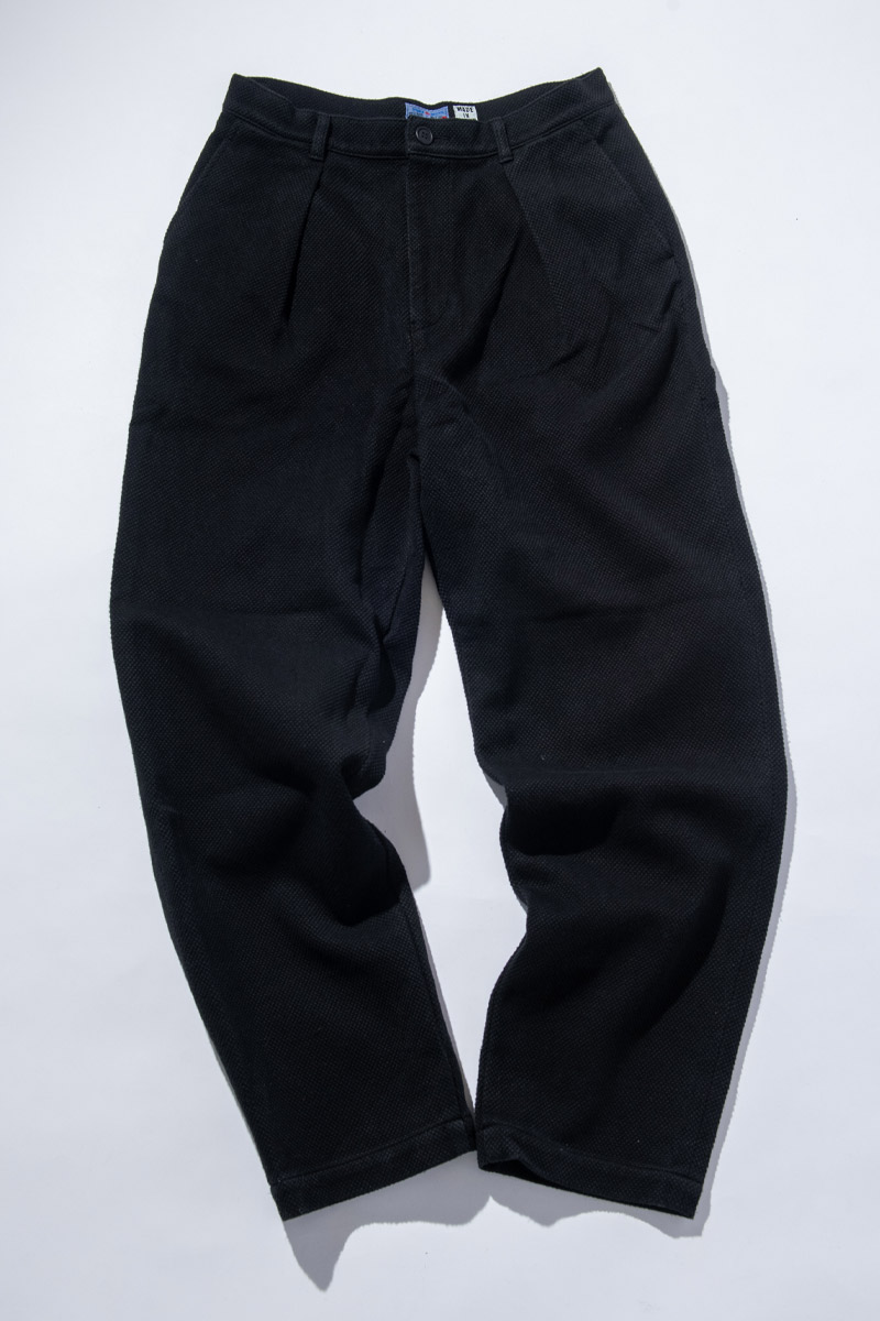 ニジュウオリサシコ ダークブラック トラウザース