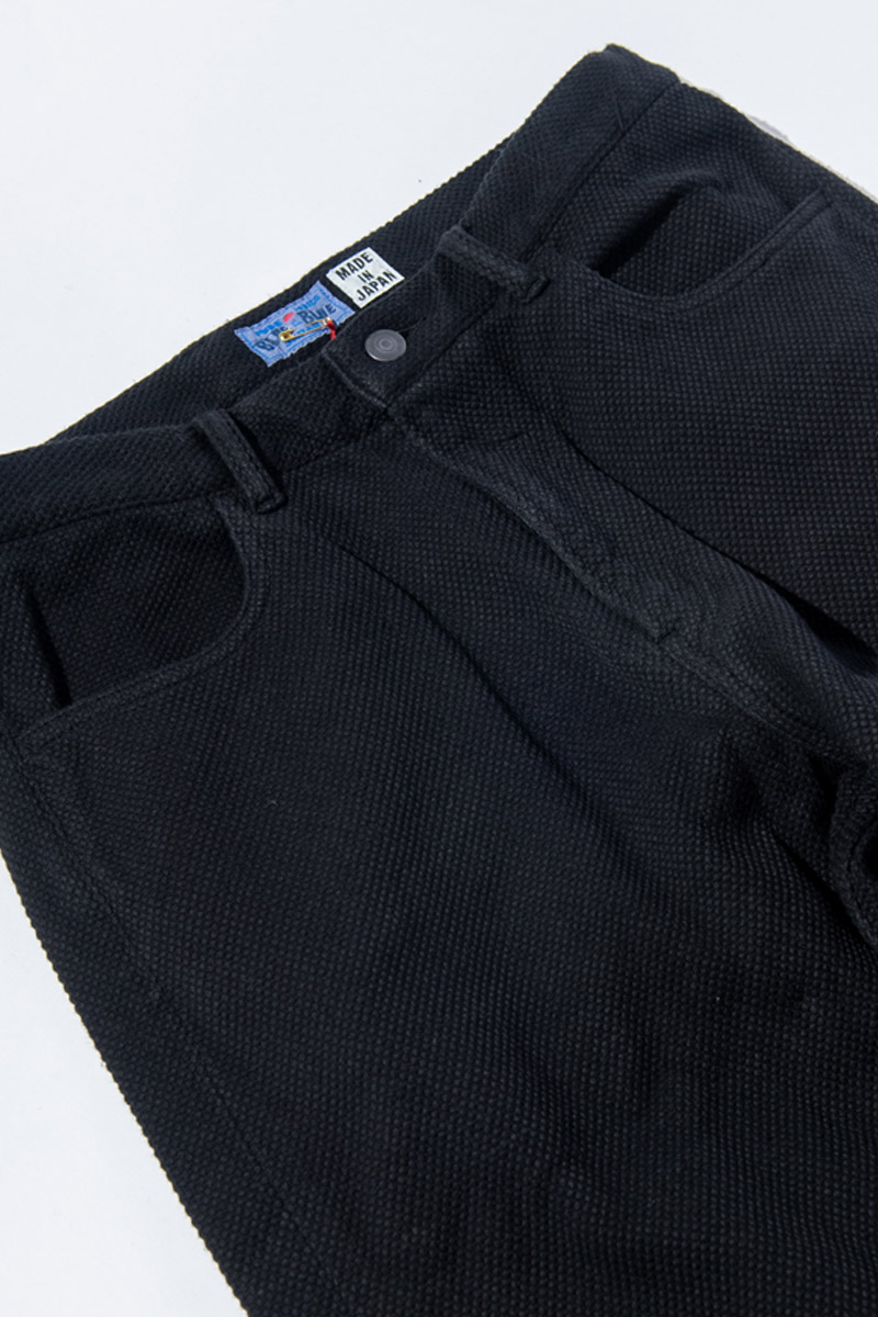 ニジュウオリサシコ ダークブラック ジーンズ