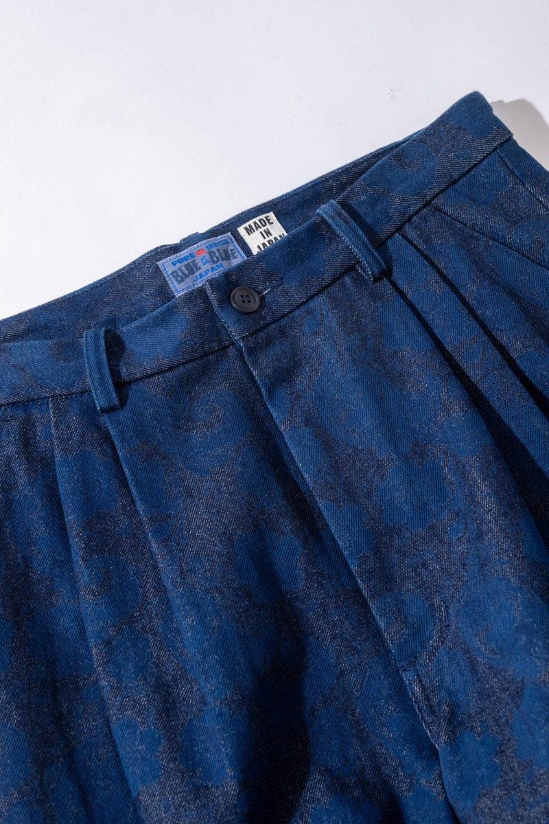 チャクバツデニムツジガハナ タックワイドパンツ