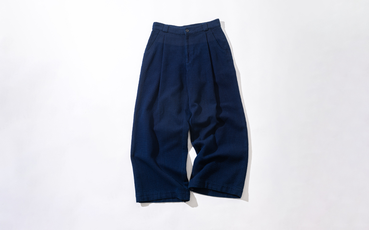 ホンアイライトサシコ タックワイドパンツ