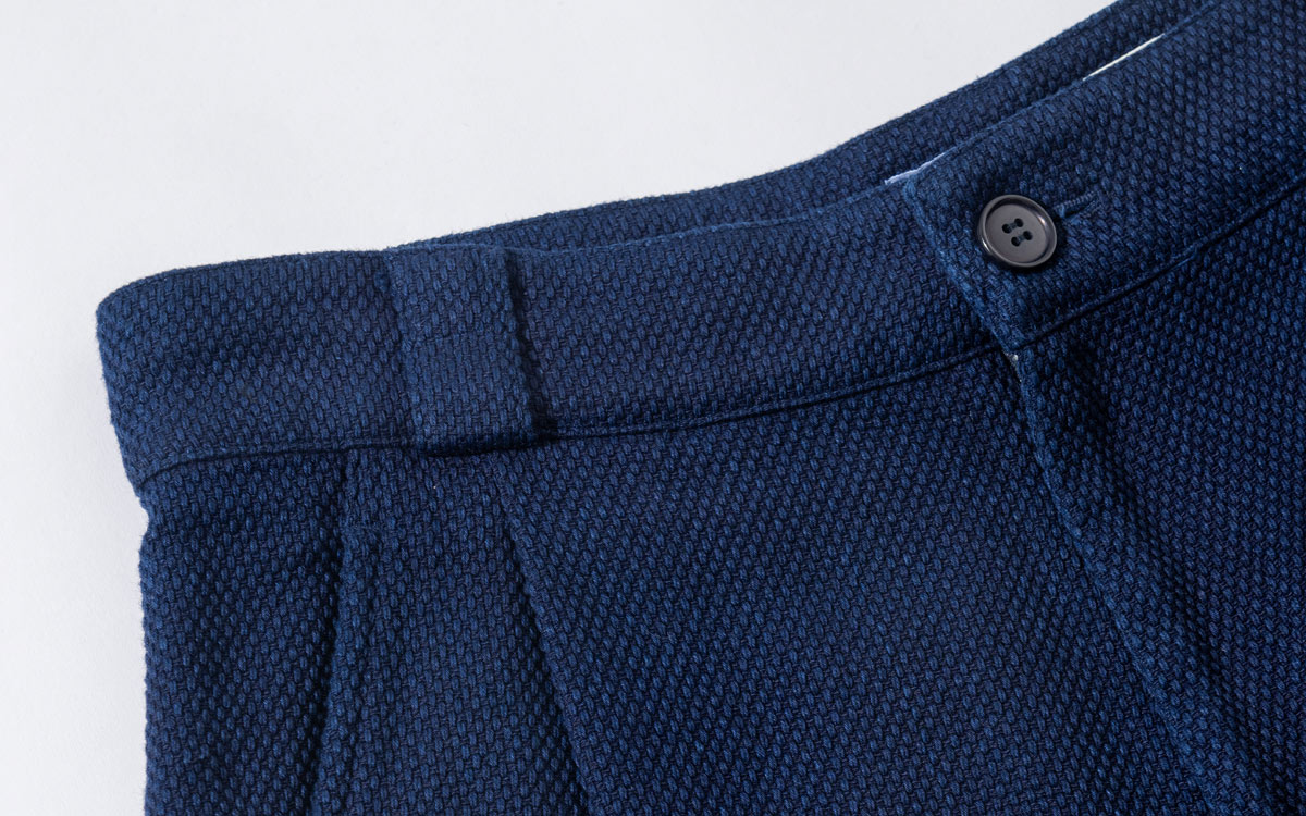 ホンアイライトサシコ タックワイドパンツ