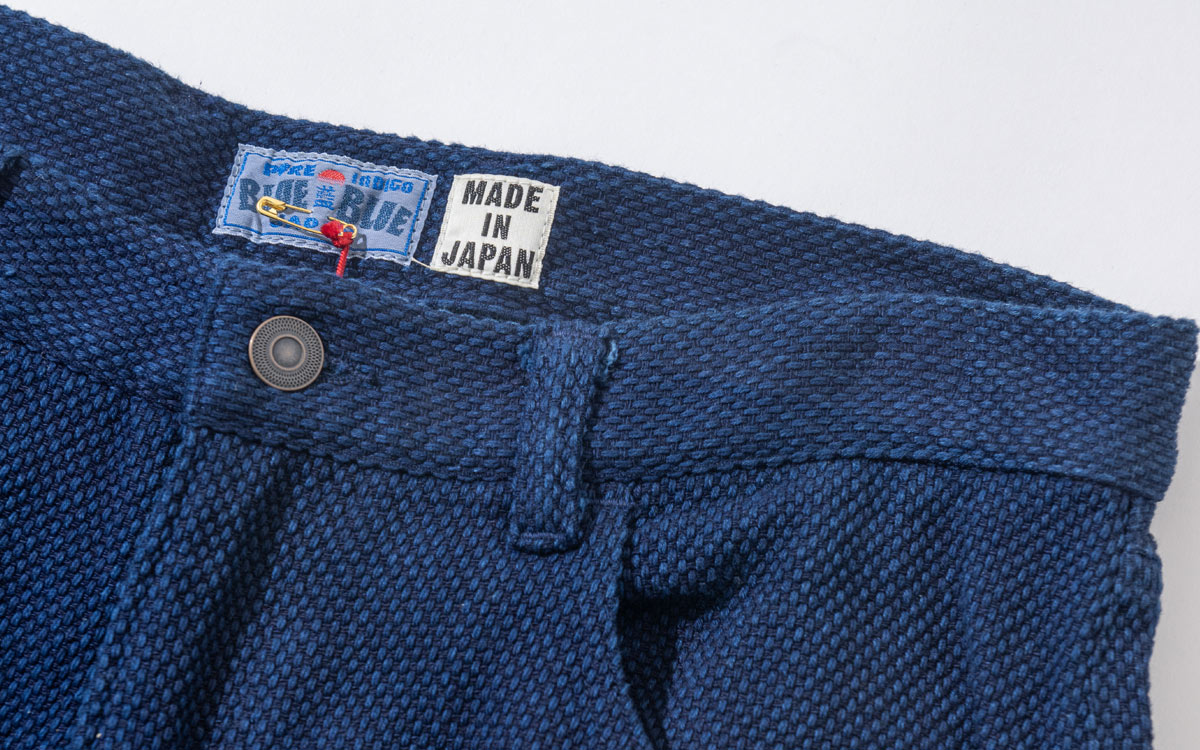 ホンアイライトサシコ ジーンズ