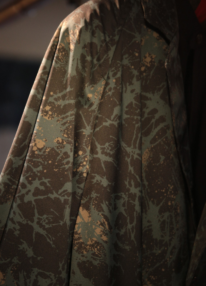 ショウカテンシャガラスプリント チェスターコート